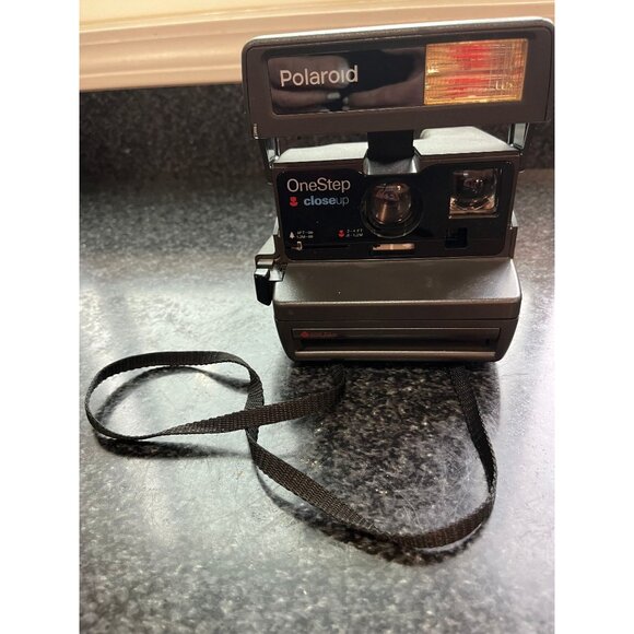 Vintage Original Polaroid OneStep Close Up 600 Instant Camera - Picture 2 of 10